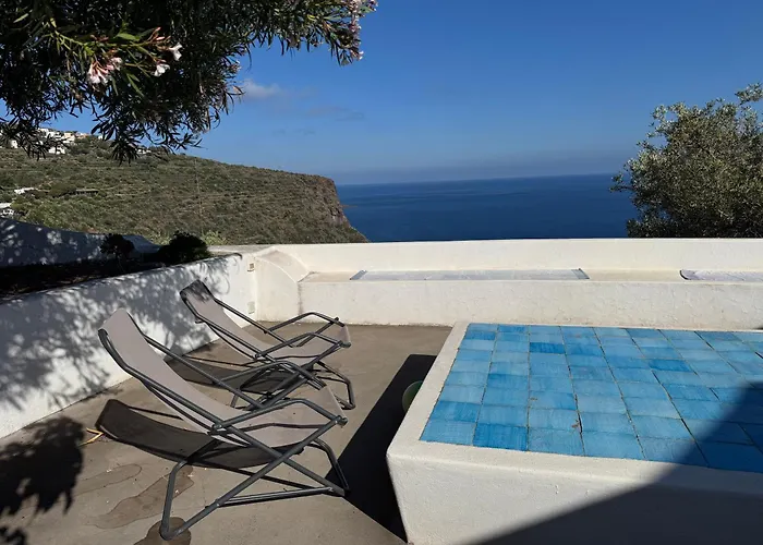 Villa Vista Mare A Filicudi