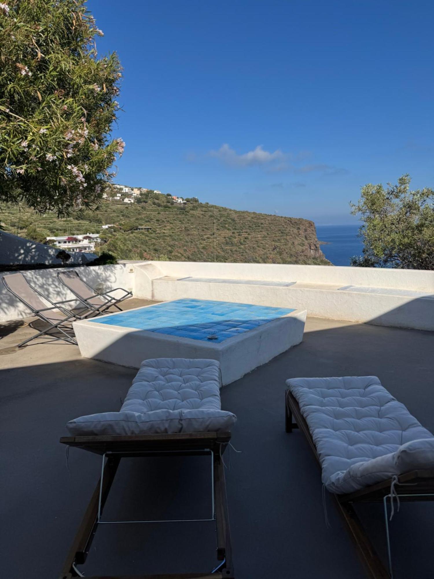 Villa Vista Mare A Filicudi