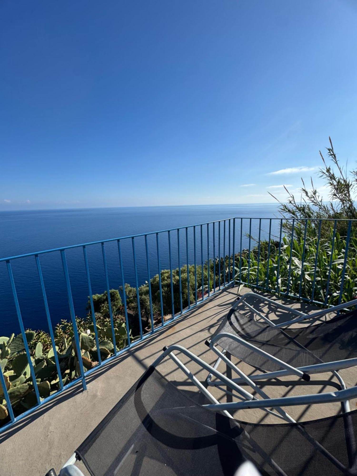 Villa Vista Mare A Filicudi Pecorini